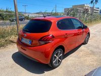 Usata Peugeot 208 Allure 75 CV (55 kW) 2017 Arancione Utilitaria