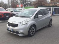 Usata Kia Venga 90 CV (66 kW) 2015 Argento Utilitaria