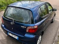 Usata Toyota Yaris 68 CV (50 kW) 2000 Blu Berlina