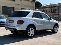 Usata Mercedes ML320 Chrome 224 CV (164 kW) 2009 Grigio SUV