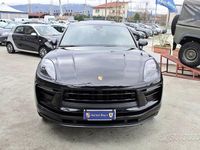 Usata Porsche Macan Turbo 265 CV (194 kW) 2022 Nero SUV