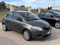 Usata Lancia Ypsilon Gold 69 CV (50 kW) 2017 Grigio Utilitaria