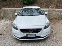 Usata Volvo V40 114 CV (83 kW) 2014 Bianco Station wagon