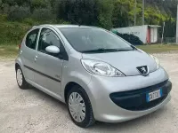 Usata Peugeot 107 68 CV (50 kW) 2007 Grigio Utilitaria
