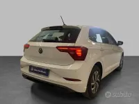 Usata VW Polo Life 95 CV (69 kW) 2023 Pure white Utilitaria