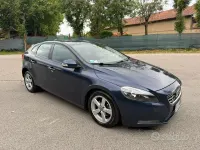 Usata Volvo V40 Momentum 115 CV (84 kW) 2014 Blu Berlina