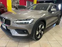 Usata Volvo V60 CC 190 CV (139 kW) 2020 Grigio Station wagon