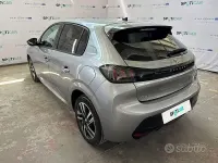 Usata Peugeot 208 Allure 101 CV (74 kW) 2023 Grigio Utilitaria