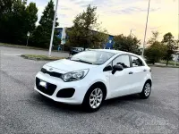 Usata Kia Rio EX 85 CV (62 kW) 2012 Bianco Berlina