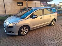 Usata Peugeot 5008 112 CV (82 kW) 2012 Grigio Monovolume