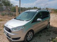 Usata Ford Tourneo Courier Titanium 95 CV (69 kW) 2017 Argento Monovolume