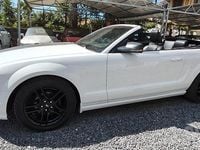 Usata Ford Mustang GT 239 CV (175 kW) 2006 Bianco Cabrio