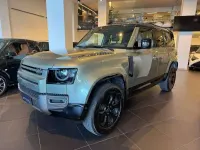 Usata Land Rover Defender SE Dynamic 200 CV (147 kW) 2024 Verde SUV