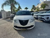 Usata Lancia Ypsilon 69 CV (50 kW) 2015 Bianco Utilitaria