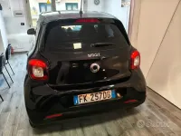 Usata Smart ForFour 71 CV (52 kW) 2017 Nero Utilitaria