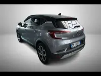 Usata Renault Captur Intens 100 CV (73 kW) 2023 Grigio chiaro SUV