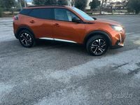 Usata Peugeot e-2008 100 kW (136 CV) 2022 Bianco SUV