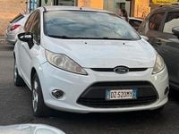 Usata Ford Fiesta 96 CV (70 kW) 2009 Bianco Utilitaria
