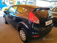 Usata Ford Fiesta 75 CV (55 kW) 2014 Blu Utilitaria