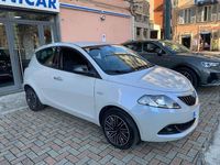 Usata Lancia Ypsilon Gold 69 CV (50 kW) 2021 Grigio Utilitaria