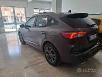 Usado Ford Kuga ST-Line 120 CV (88 kW) 2022 Gris SUV