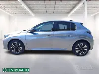 Usata Peugeot 208 Allure 101 CV (74 kW) 2025 Grigio metallizzato Utilitaria