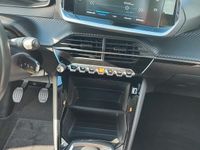 Usata Peugeot 2008 Active 110 CV (80 kW) 2021 Bianco SUV