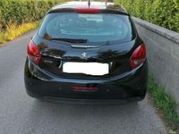 Usata Peugeot 208 Allure 75 CV (55 kW) 2017 Nero Utilitaria