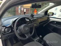 Usata VW up! 60 CV (44 kW) 2014 Bianco Utilitaria