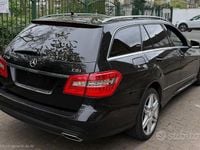 Usata Mercedes E250 204 CV (150 kW) 2011 Nero Station wagon