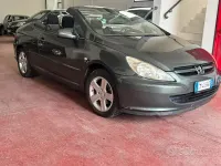 Usata Peugeot 307 CC 109 CV (80 kW) 2004 Verde Cabrio