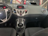 Usata Ford Fiesta 70 CV (51 kW) 2012 Blu Utilitaria