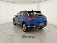 Usata VW T-Roc Style 110 CV (80 kW) 2022 Blu metallizzato SUV