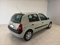 Usata Renault Clio II 75 CV (55 kW) 2003 Grigio Berlina
