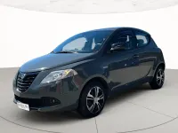 Usata Lancia Ypsilon 69 CV (50 kW) 2015 Grigio pastello Utilitaria
