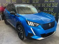 Usata Peugeot e-2008 GT 100 kW (136 CV) 2023 Blu/azzurro SUV