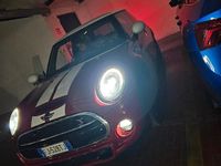 Begagnad Mini Cooper SD 170 HK (125 kW) 2017 Röd Halvkombi