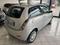 Usata Lancia Ypsilon 60 CV (44 kW) 2007 Argento Utilitaria