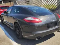 Usata Porsche Panamera 250 CV (183 kW) 2012 Grigio Utilitaria
