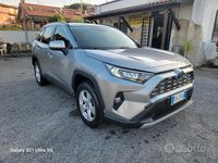 Usata Toyota RAV4 Hybrid Active 218 CV (160 kW) 2020 Grigio SUV