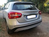 Usata Mercedes GLA180 109 CV (80 kW) 2015 Grigio SUV