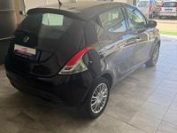 Usata Lancia Ypsilon S 95 CV (69 kW) 2011 Viola Utilitaria