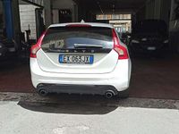 usata Volvo V60 2.0 d4 R-design Momentum 181cv geartronic