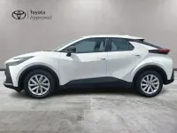 Usata Toyota C-HR Active 140 CV (102 kW) 2024 Super white SUV