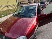Usata Opel Corsa 54 CV (39 kW) 2000 Rosso Berlina