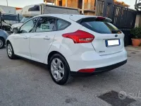 Usata Ford Focus 95 CV (69 kW) 2017 Bianco pastello Berlina