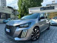 Usata Peugeot 208 Allure 101 CV (74 kW) 2025 Grigio Utilitaria