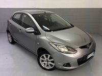 Usata Mazda 2 75 CV (55 kW) 2009 Oro Utilitaria