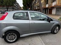 Usata Fiat Grande Punto 75 CV (55 kW) 2007 Grigio Utilitaria