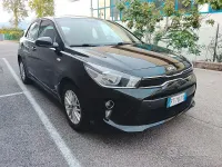 Usado Kia Rio 84 HP (61 kW) 2019 Preto Sedan